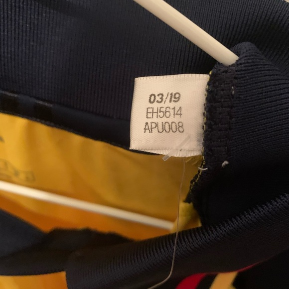 BNWT Adidas Arsenal Icons Long Sleeve jersey size Small - Picture 3 of 3